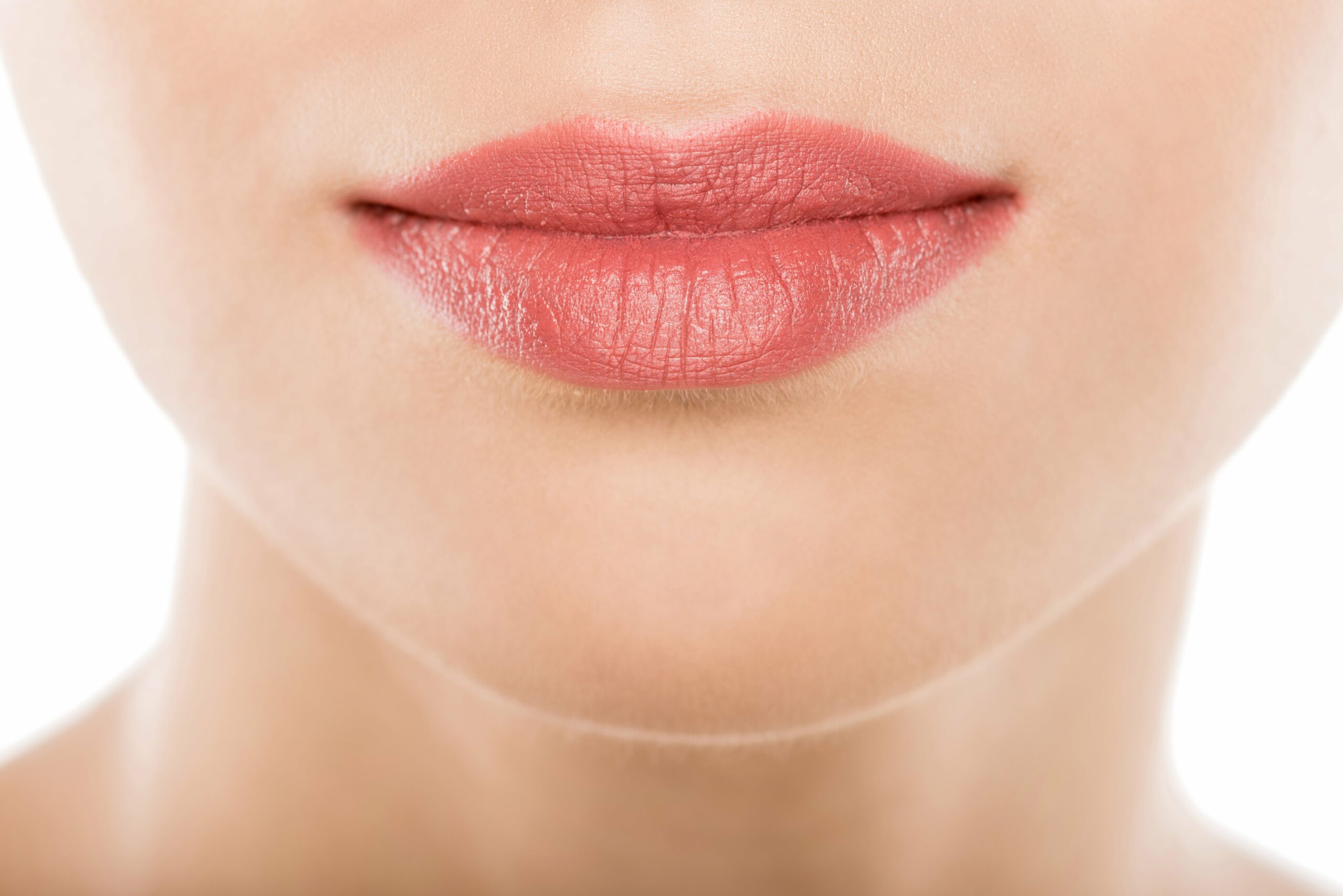 Lábios femininos naturais e equilibrados após procedimento de liplifting realizado pela Dra. Sheila Matielo.